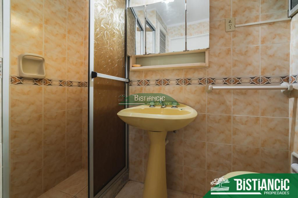 Apartamento ID.1803 - Frente al Mar 2 dorm 2 baños balcón garaje 240000