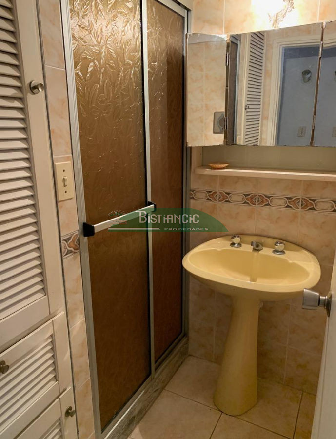 Apartamento ID.1803 - Frente al Mar 2 dorm 2 baños balcón garaje 240000