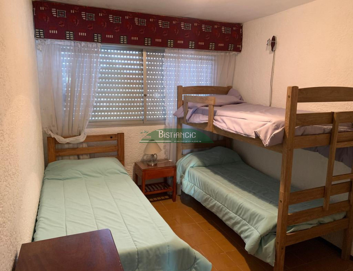 Apartamento ID.1803 - Frente al Mar 2 dorm 2 baños balcón garaje 240000