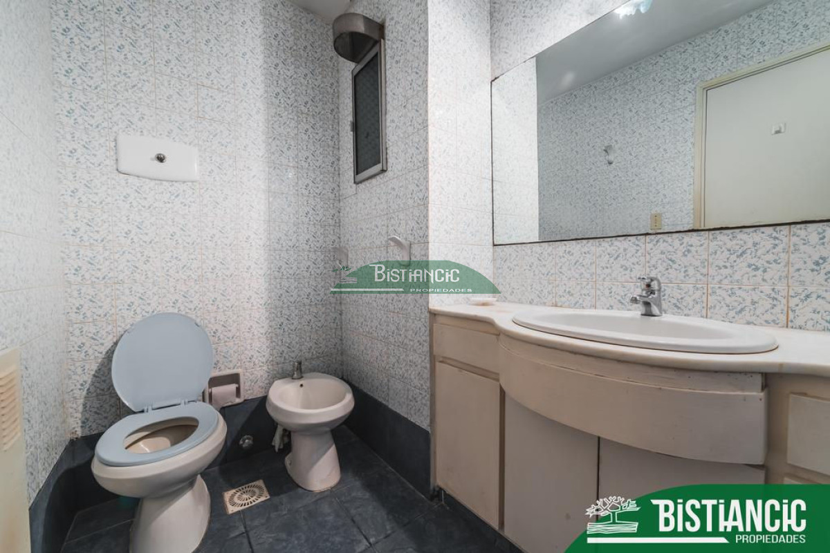 Apartamento ID.1803 - Frente al Mar 2 dorm 2 baños balcón garaje 240000