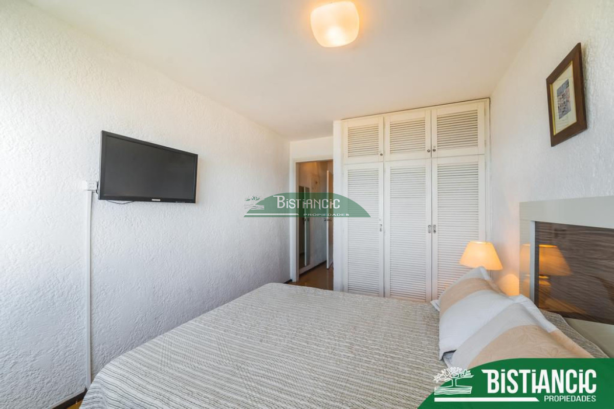 Apartamento ID.1803 - Frente al Mar 2 dorm 2 baños balcón garaje 240000