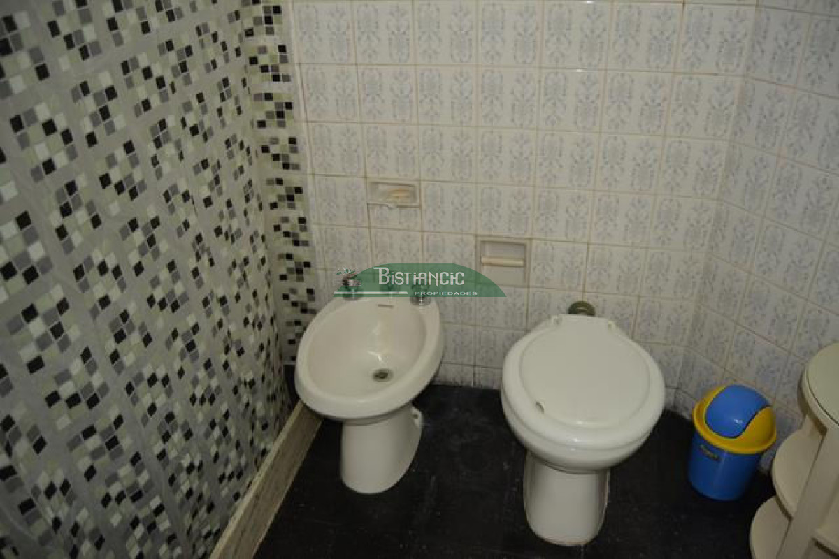 Apartamento ID.1951 - Depto en complejo con todos los servicios, 1 dormitorio, baño, cocina, balcón, cochera, etc. Precio de venta US$115.000.