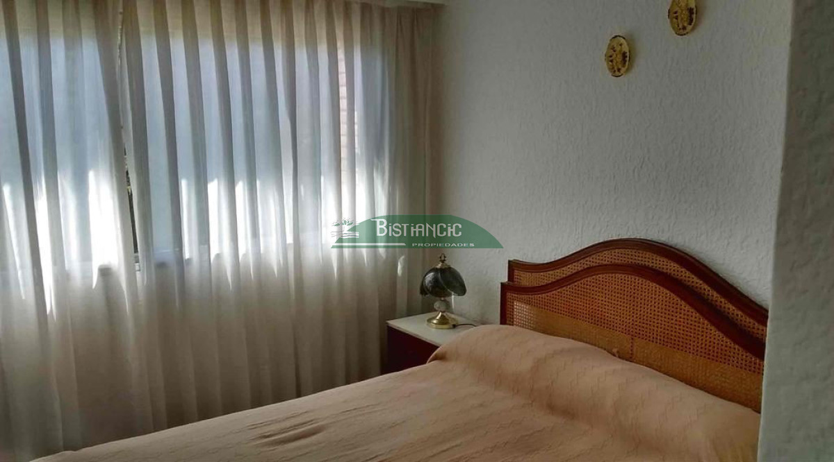 Apartamento ID.2258 - ALQUILER DE TEMPORADA Apartamento en Arcobaleno de 2 dormitorios, 2 baños, garage y balcón