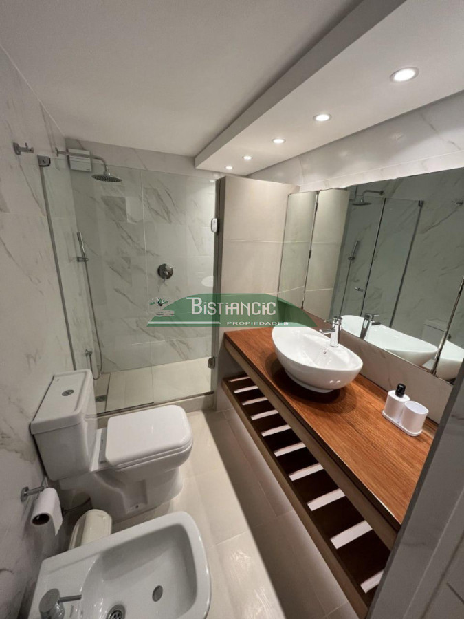 Apartamento ID.2842 - Paradas Mansa, torre de categoría, 2 dorm 2 baños más dependencia con baño, vista. Excelente calidad, consulte