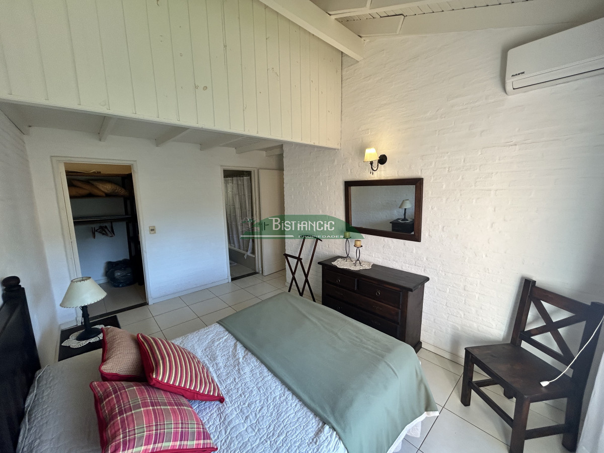 Apartamento ID.1614 - ALQUILER DE TEMPORADA Apartamento cómodo en barrio Country, 3 dormitorios, 2 baños, terraza con parrillero y cochera