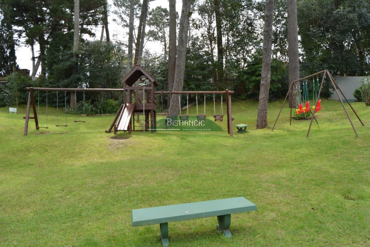 Apartamento ID.2659 - Depto Paradas de la Mansa, en complejo, 4 dorm 3 baños balcón parrillero cochera piscina canchas, Venta U$S 247.000