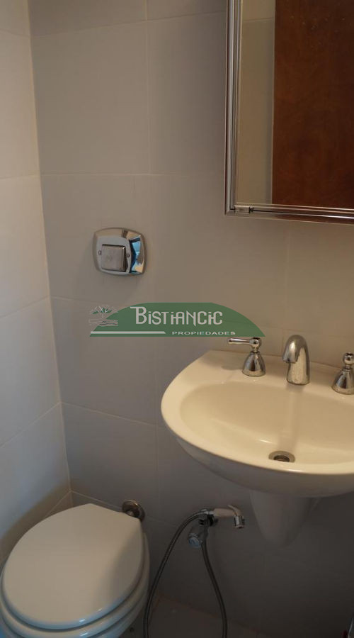 Apartamento ID.2711 - EN VENTA - Apartamento en la pda 16. frente a la playa. 4 dormitorios, 3 baños 
