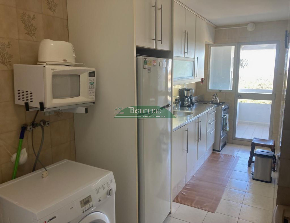 Apartamento ID.2742 - Apartamento en venta, 3 dorm, 3 baños, 2 terrazas, garaje y servicios.US$ 340.000