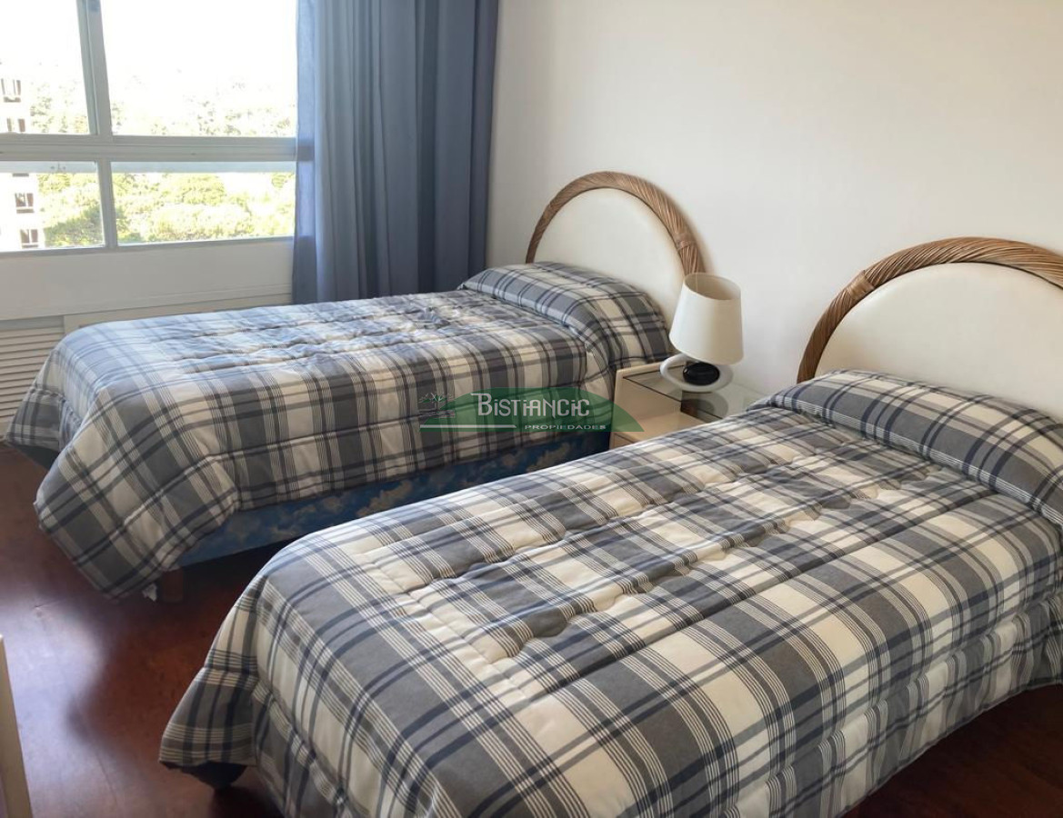 Apartamento ID.2742 - Apartamento en venta, 3 dorm, 3 baños, 2 terrazas, garaje y servicios.US$ 340.000