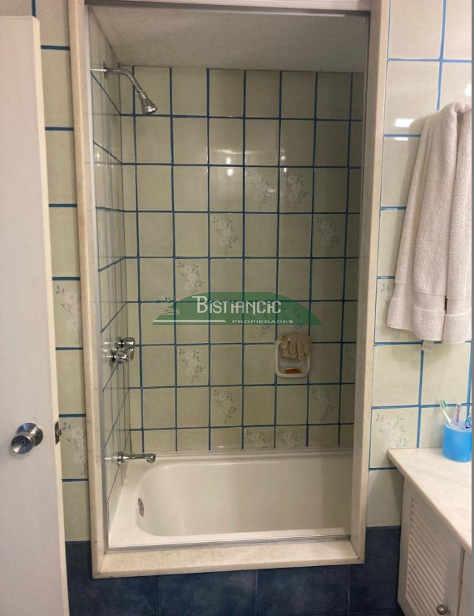 Apartamento ID.2742 - Apartamento en venta, 3 dorm, 3 baños, 2 terrazas, garaje y servicios.US$ 340.000