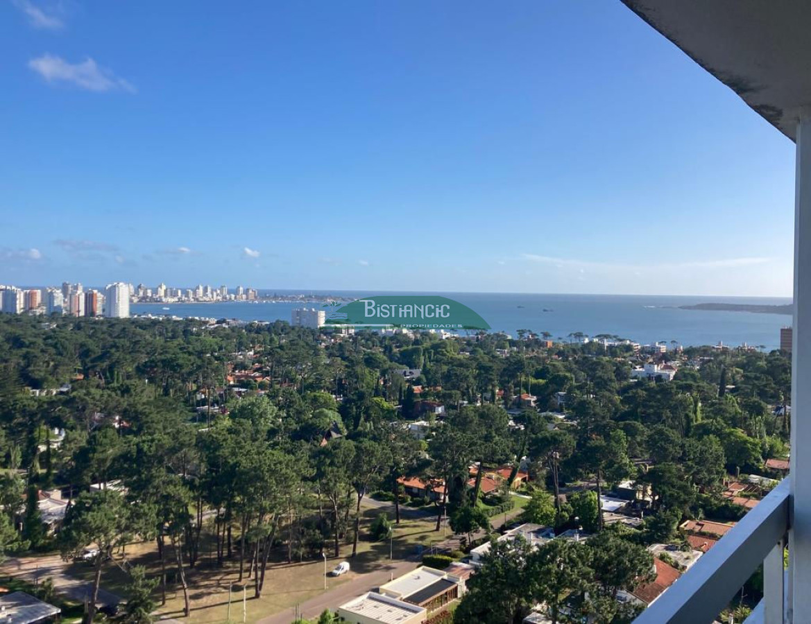 Apartamento ID.2742 - Apartamento en venta, 3 dorm, 3 baños, 2 terrazas, garaje y servicios.US$ 340.000