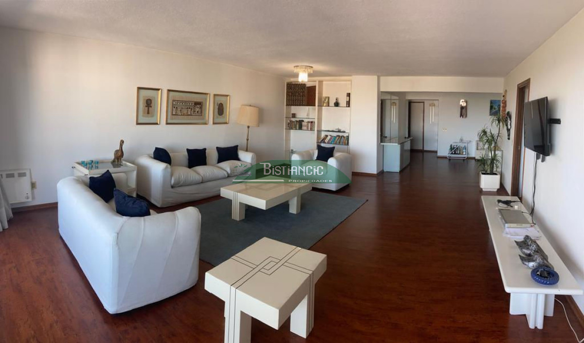 Apartamento ID.2742 - Apartamento en venta, 3 dorm, 3 baños, 2 terrazas, garaje y servicios.US$ 340.000