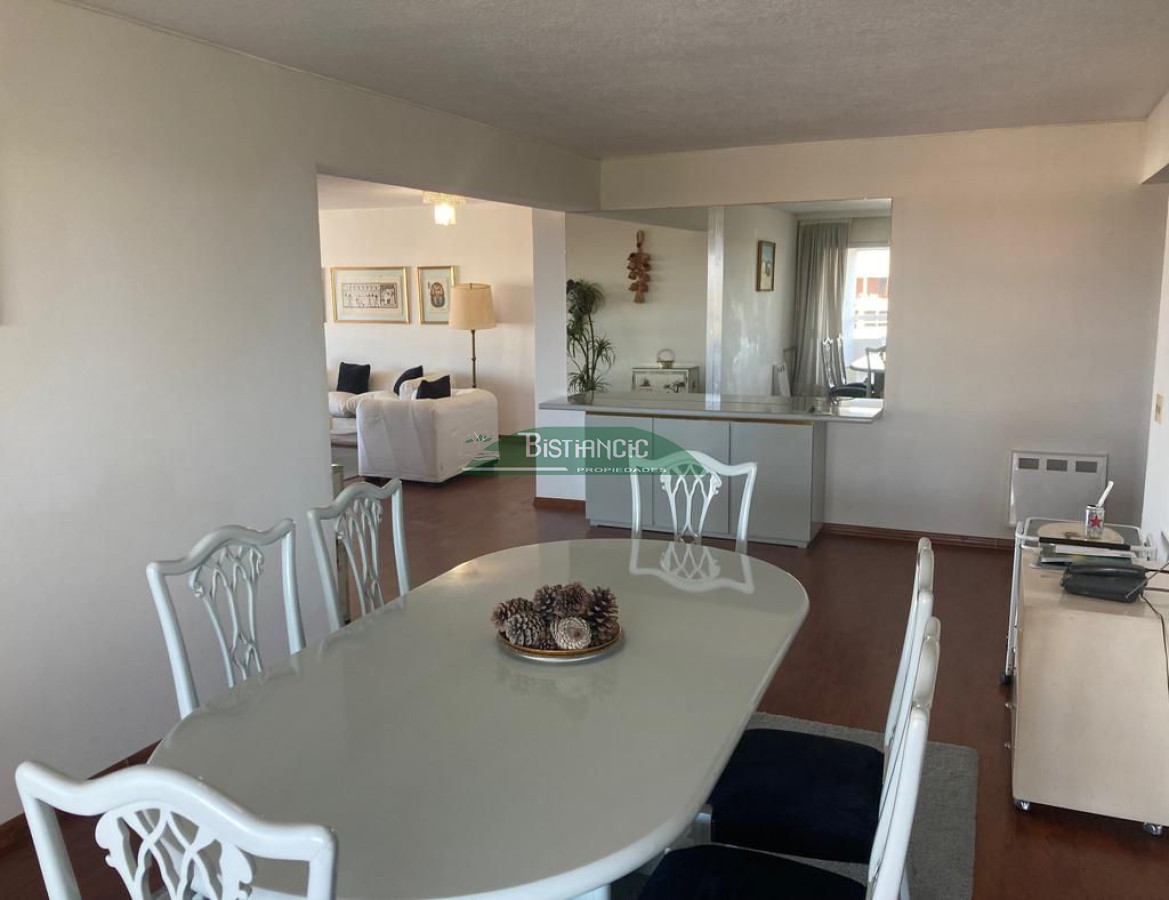 Apartamento ID.2742 - Apartamento en venta, 3 dorm, 3 baños, 2 terrazas, garaje y servicios.US$ 340.000