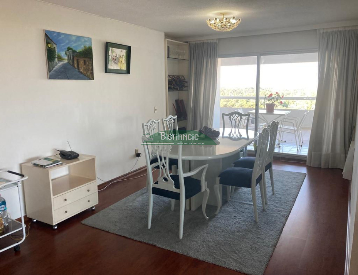 Apartamento ID.2742 - Apartamento en venta, 3 dorm, 3 baños, 2 terrazas, garaje y servicios.US$ 340.000