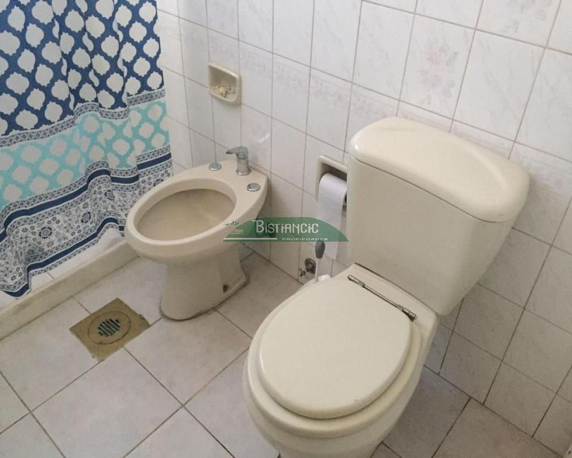 Apartamento ID.2788 - Casita en alquiler anual 1 dorm, frente a plaza del vigia. 