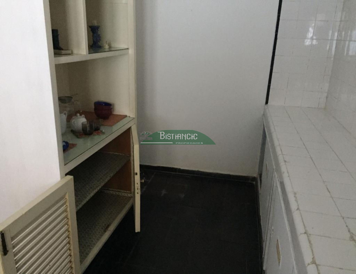 Apartamento ID.2788 - Casita en alquiler anual 1 dorm, frente a plaza del vigia. 