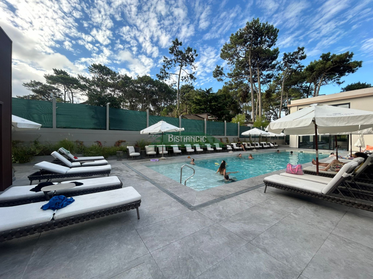 Apartamento ID.3034 - Departamento un ambiente en torre a estrenar, piso alto, piscina climatizada, otra abierta,gym , parrilleros, etc. Venta US$ 105.000.. 