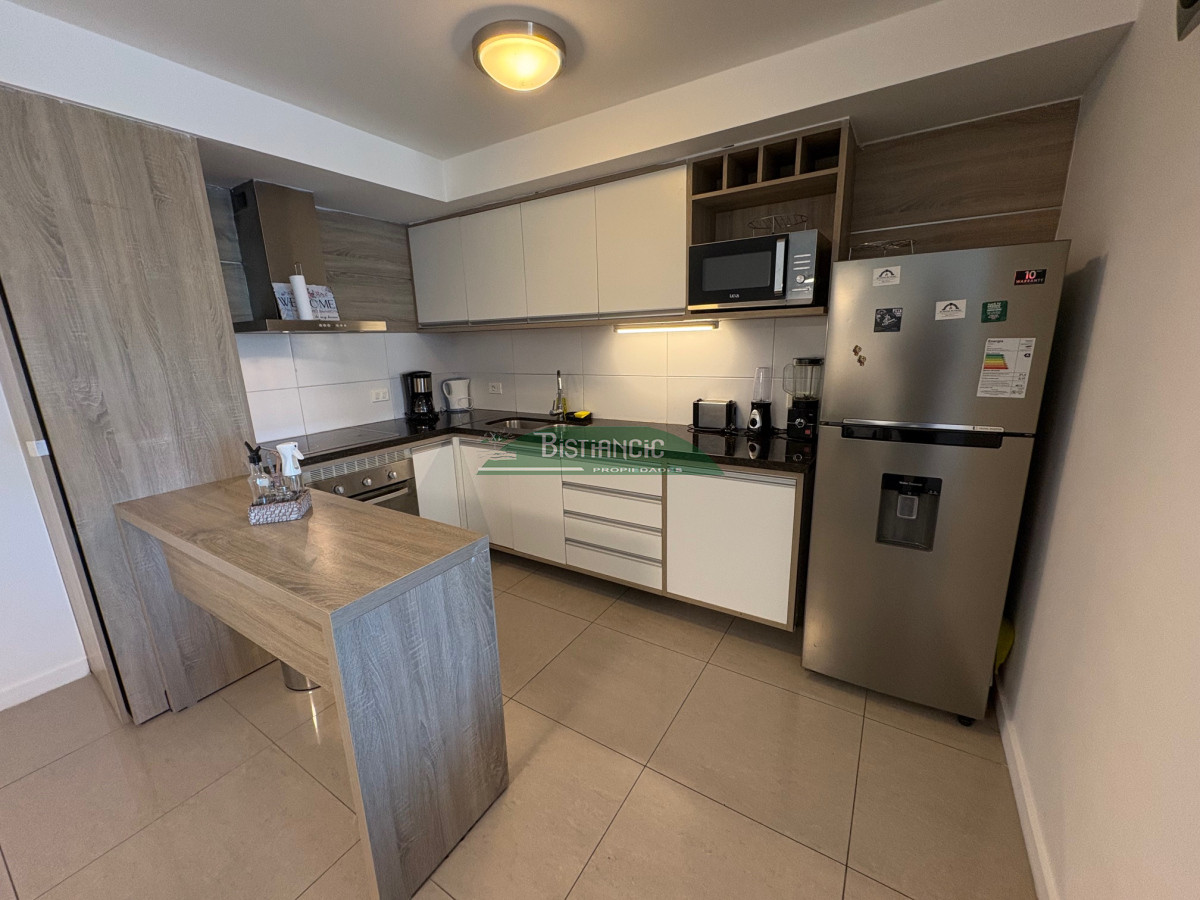 Apartamento ID.2990 - Playa Brava moderno depto equipado 2 dorm 2 baños balcón con vista al mar piscina parrilleros garaje US$ 275.000.