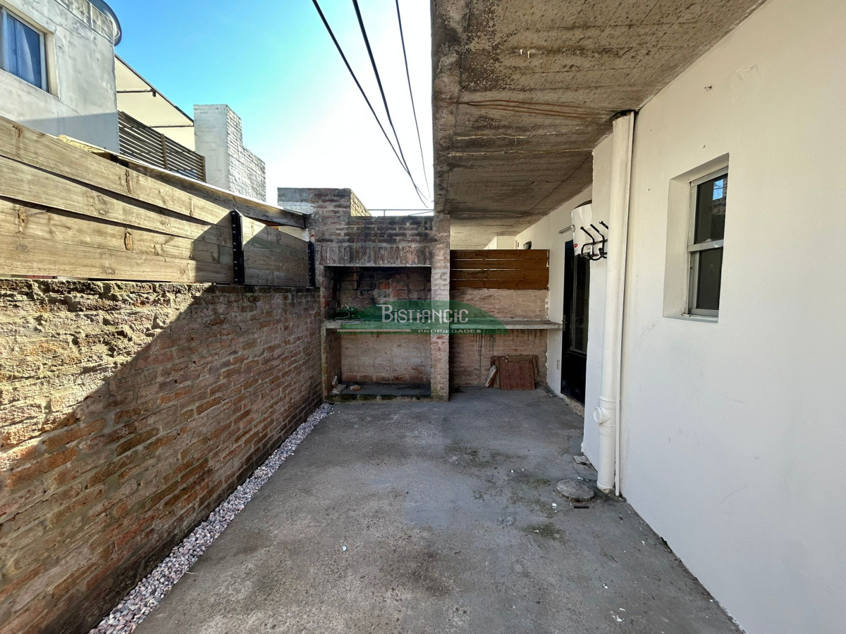 Apartamento ID.2694 - Oportunidad! - depto planta baja 2 dorm, con cochera y patio con parrillero .