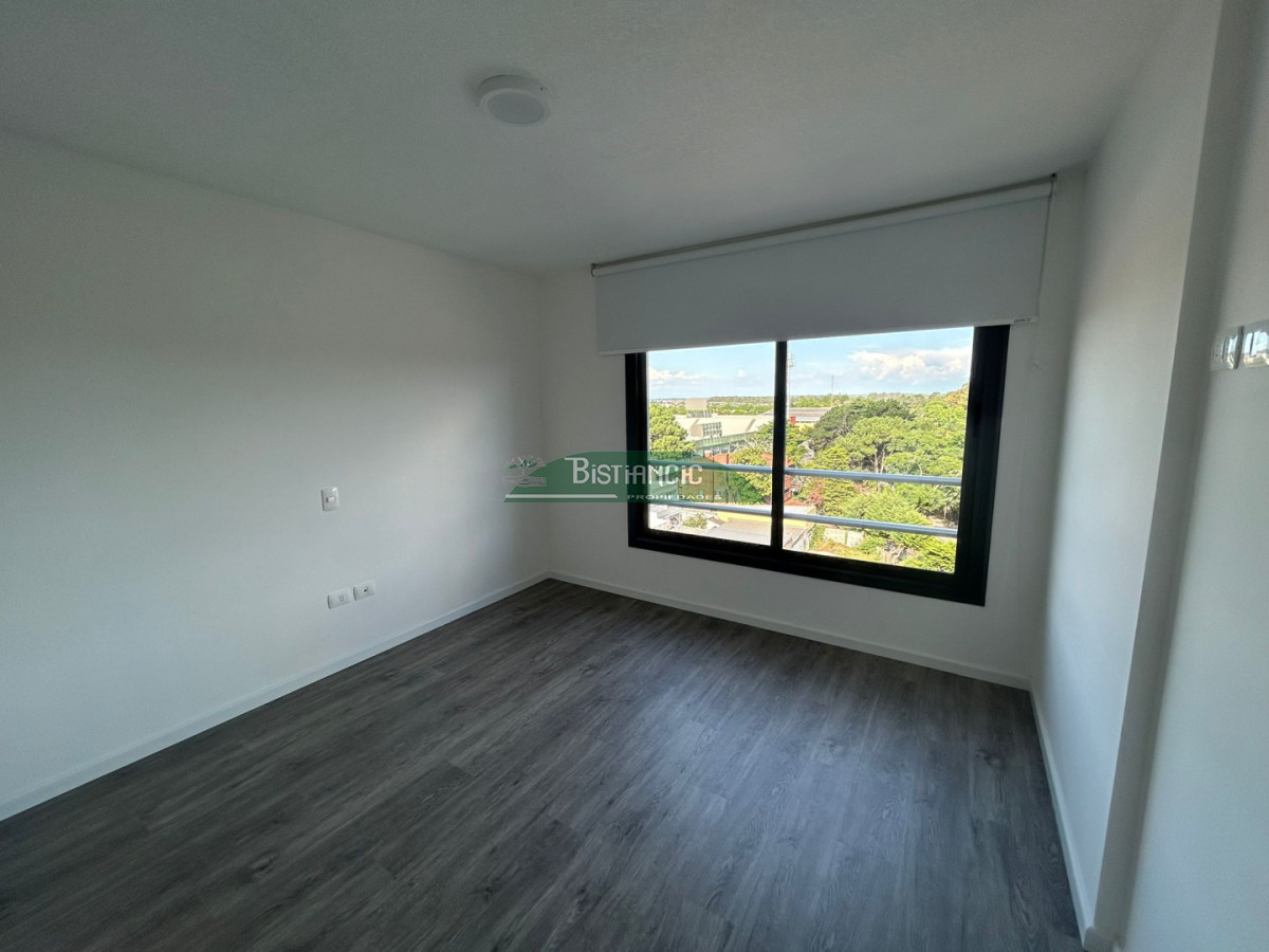 Apartamento ID.3028 - Apartamento en alquiler anual con terrazas y excelente vista al Campus