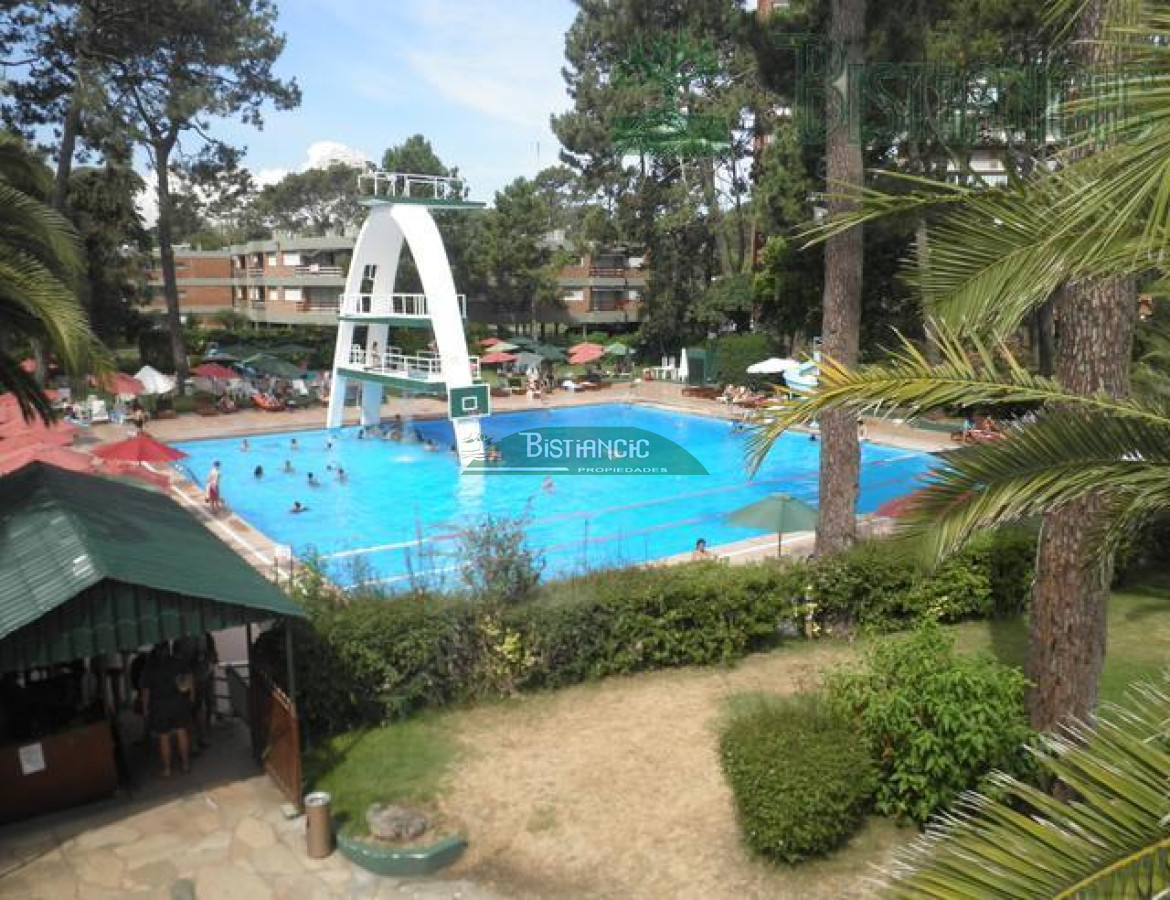 Apartamento ID.1505 - Arcobaleno, apto Mansa 2 dorm 2 baños garaje, balcón, equipado, piscina, canchas. Venta US$ 135.000