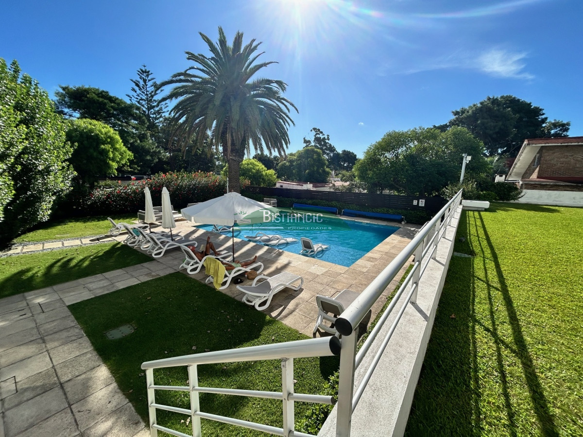 Apartamento ID.2887 - VENTA Apto 2 dorm 2 baños vista, calefacción, piscina, parrilleros, jacuzzi, garaje, y otros.