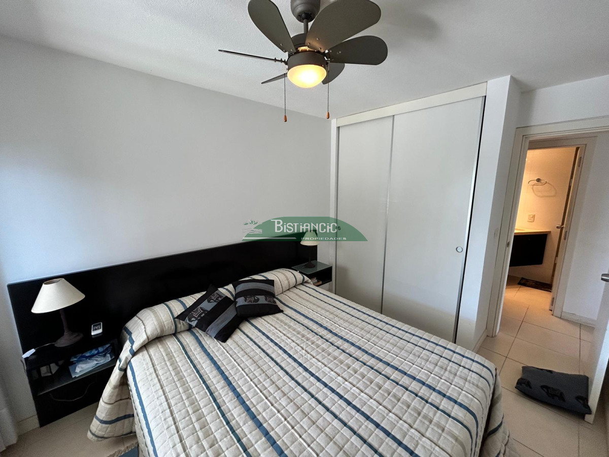 Apartamento ID.1289 - Excelente apartamento de 3 dormitorios, 3 baños, piscina, garage y baulera. Pda 18 de la Mansa. U$S 350.000