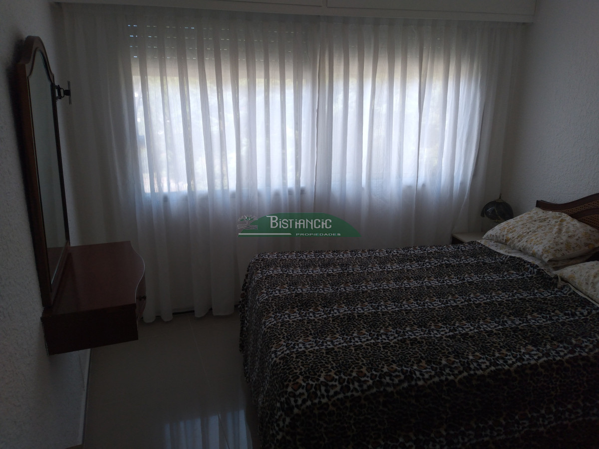 Apartamento ID.2258 - ALQUILER DE TEMPORADA Apartamento en Arcobaleno de 2 dormitorios, 2 baños, garage y balcón