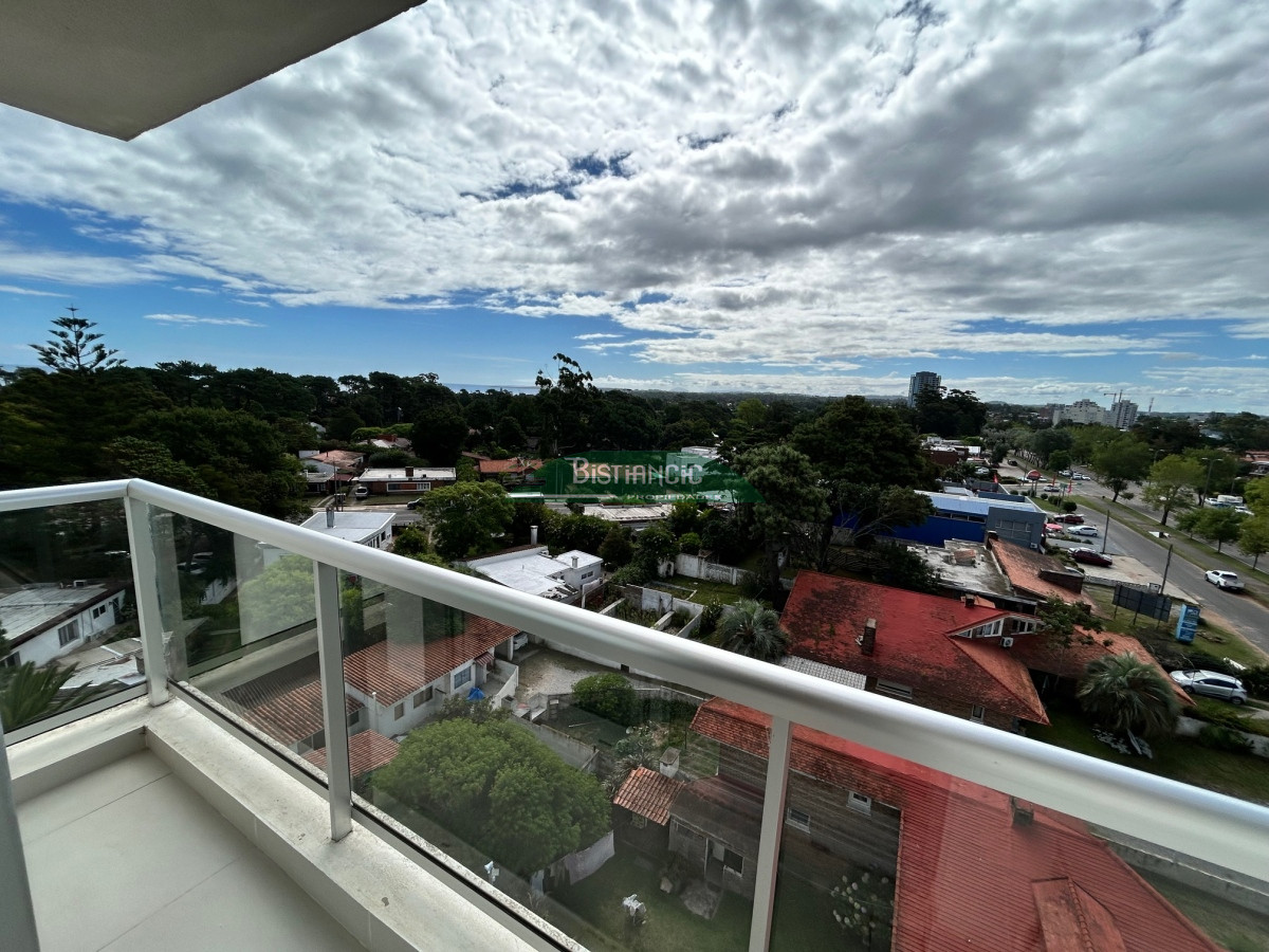 Apartamento ID.2887 - VENTA Apto 2 dorm 2 baños vista, calefacción, piscina, parrilleros, jacuzzi, garaje, y otros.