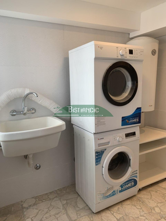 Apartamento ID.2842 - Paradas Mansa, torre de categoría, 2 dorm 2 baños más dependencia con baño, vista. Excelente calidad, consulte