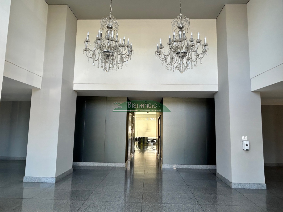 Apartamento ID.2887 - VENTA Apto 2 dorm 2 baños vista, calefacción, piscina, parrilleros, jacuzzi, garaje, y otros.
