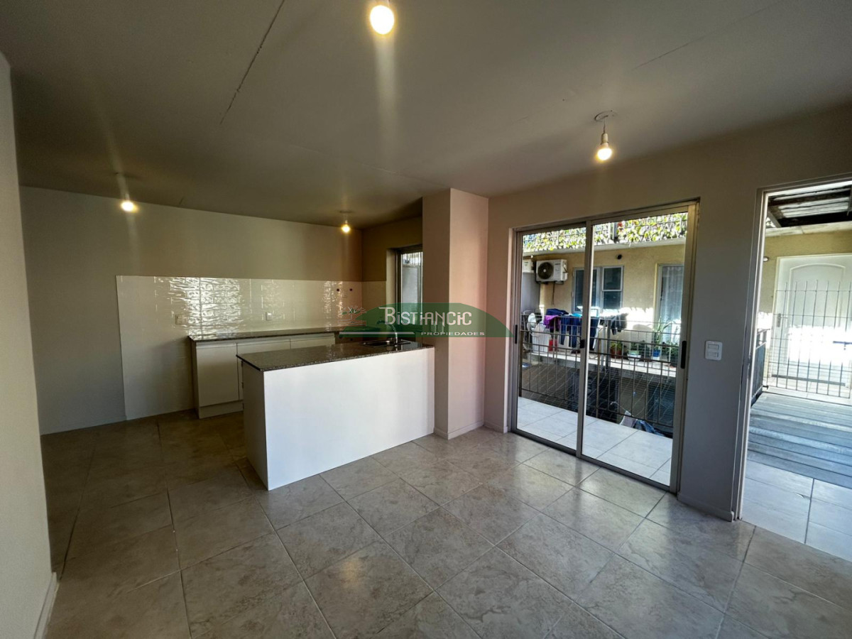 Apartamento ID.2331 - Alquiler anual en Urbanización San Jorge, 2 dormitorios, 1 baño. Con estacionamiento fijo. 