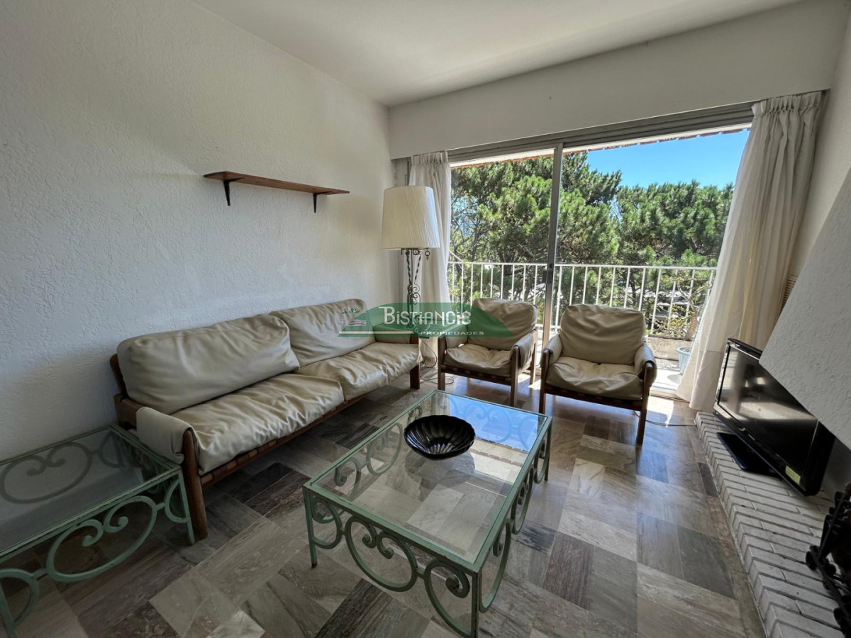 Apartamento ID.3022 - Apartamento luminoso con balcón y vista verde - Alquiler temporal o anual. En Arcobaleno. Con Piscina, Canchas, Wifi, Parrilleros Y Mas.