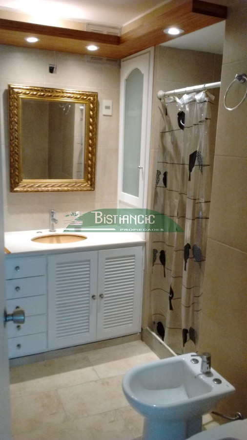 Apartamento ID.2258 - ALQUILER DE TEMPORADA Apartamento en Arcobaleno de 2 dormitorios, 2 baños, garage y balcón
