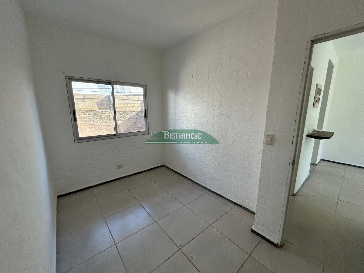 Apartamento ID.2694 - Oportunidad! - depto planta baja 2 dorm, con cochera y patio con parrillero .