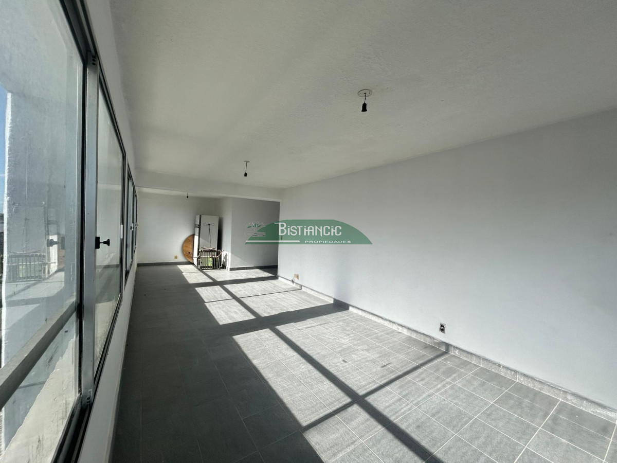 Apartamento ID.2755 - Departamento en plaza de Maldonado, 40 m2 Ideal para EstudioOficina 