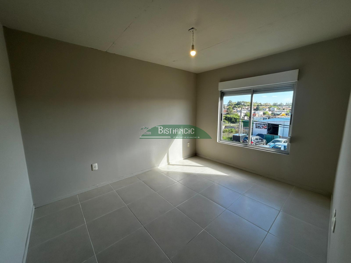 Apartamento ID.2331 - Alquiler anual en Urbanización San Jorge, 2 dormitorios, 1 baño. Con estacionamiento fijo. 