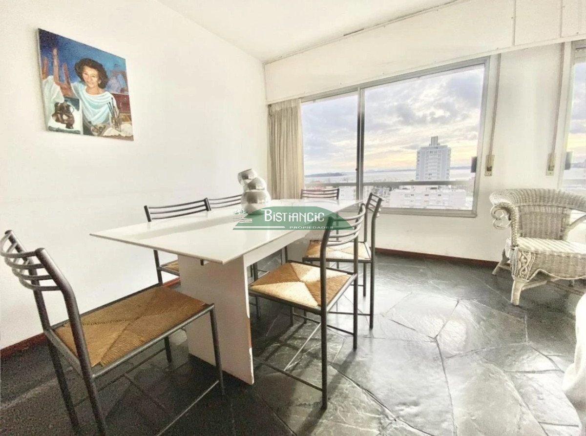 Apartamento ID.2934 - Península, depto amplio piso alto de 2 dorm 2 baños, garaje, mucamas, piscina, gym, etc 