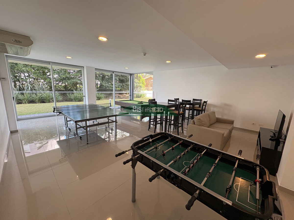 Apartamento ID.2990 - Playa Brava moderno depto equipado 2 dorm 2 baños balcón con vista al mar piscina parrilleros garaje US$ 275.000.