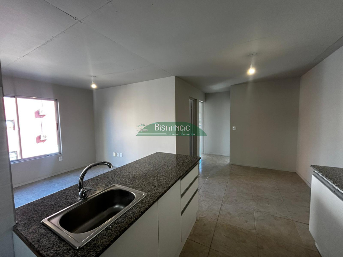 Apartamento ID.2331 - Alquiler anual en Urbanización San Jorge, 2 dormitorios, 1 baño. Con estacionamiento fijo. 