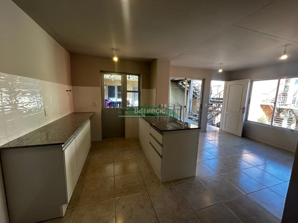Apartamento ID.2331 - Alquiler anual en Urbanización San Jorge, 2 dormitorios, 1 baño. Con estacionamiento fijo. 