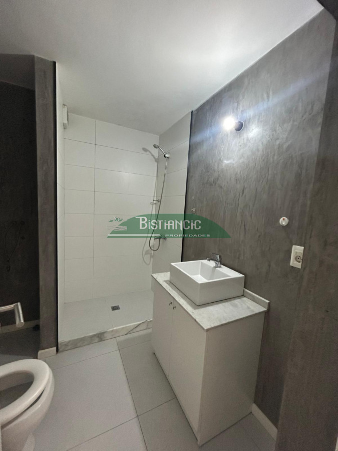 Alquiler anual   apartamento proximo al parque alicia, 3 dormitorios, 1 en suite, 2 baños, balcón y terraza. - GoPunta - Portal Inmobiliario de Punta del Este - Maldonado