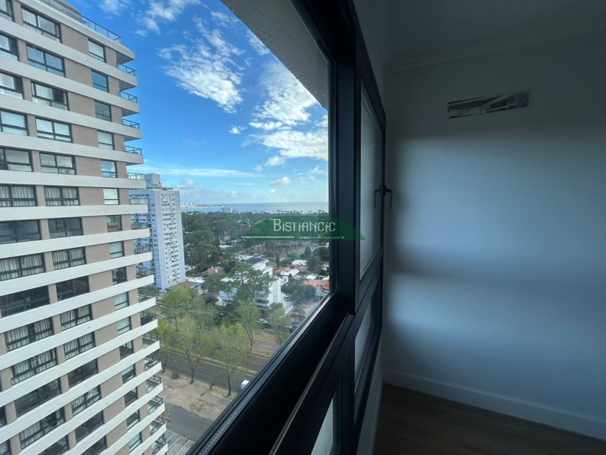 Apartamento ID.3034 - Departamento un ambiente en torre a estrenar, piso alto, piscina climatizada, otra abierta,gym , parrilleros, etc. Venta US$ 105.000.. 