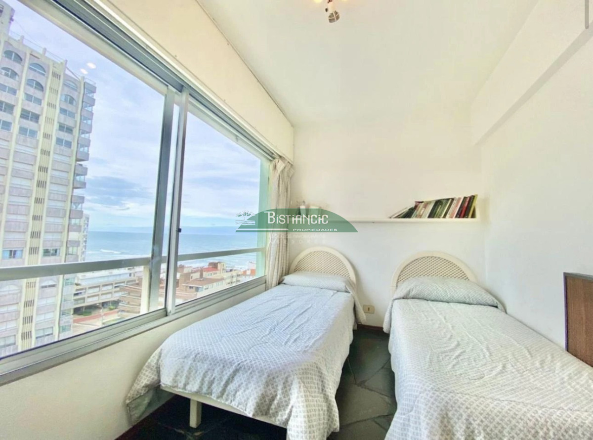 Apartamento ID.2934 - Península, depto amplio piso alto de 2 dorm 2 baños, garaje, mucamas, piscina, gym, etc 