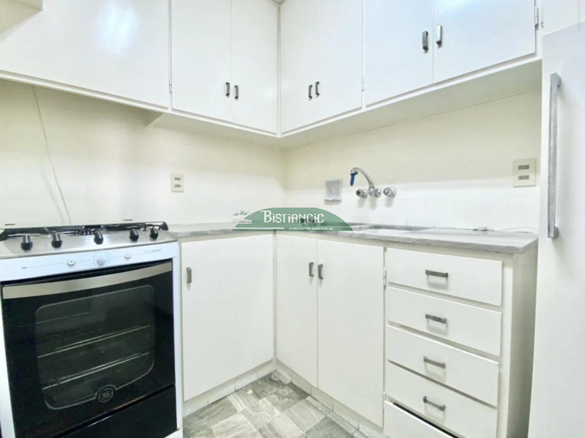 Apartamento ID.2934 - Península, depto amplio piso alto de 2 dorm 2 baños, garaje, mucamas, piscina, gym, etc 