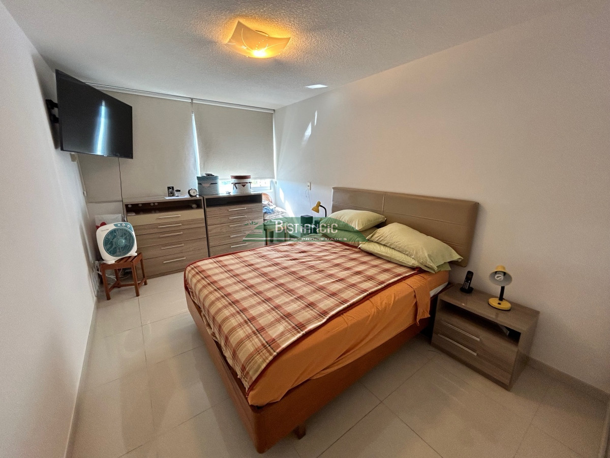 Apartamento ID.2887 - VENTA Apto 2 dorm 2 baños vista, calefacción, piscina, parrilleros, jacuzzi, garaje, y otros.