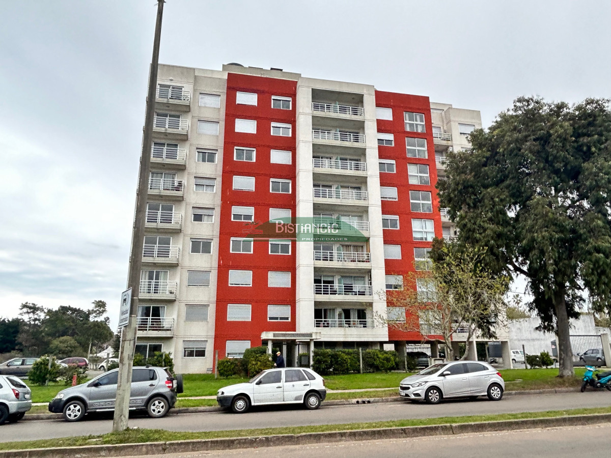 Apartamento ID.2931 - Roosevelt y Viana, depto de 2 dormitorios en Planta baja con cochera. Venta US$ 152.000.