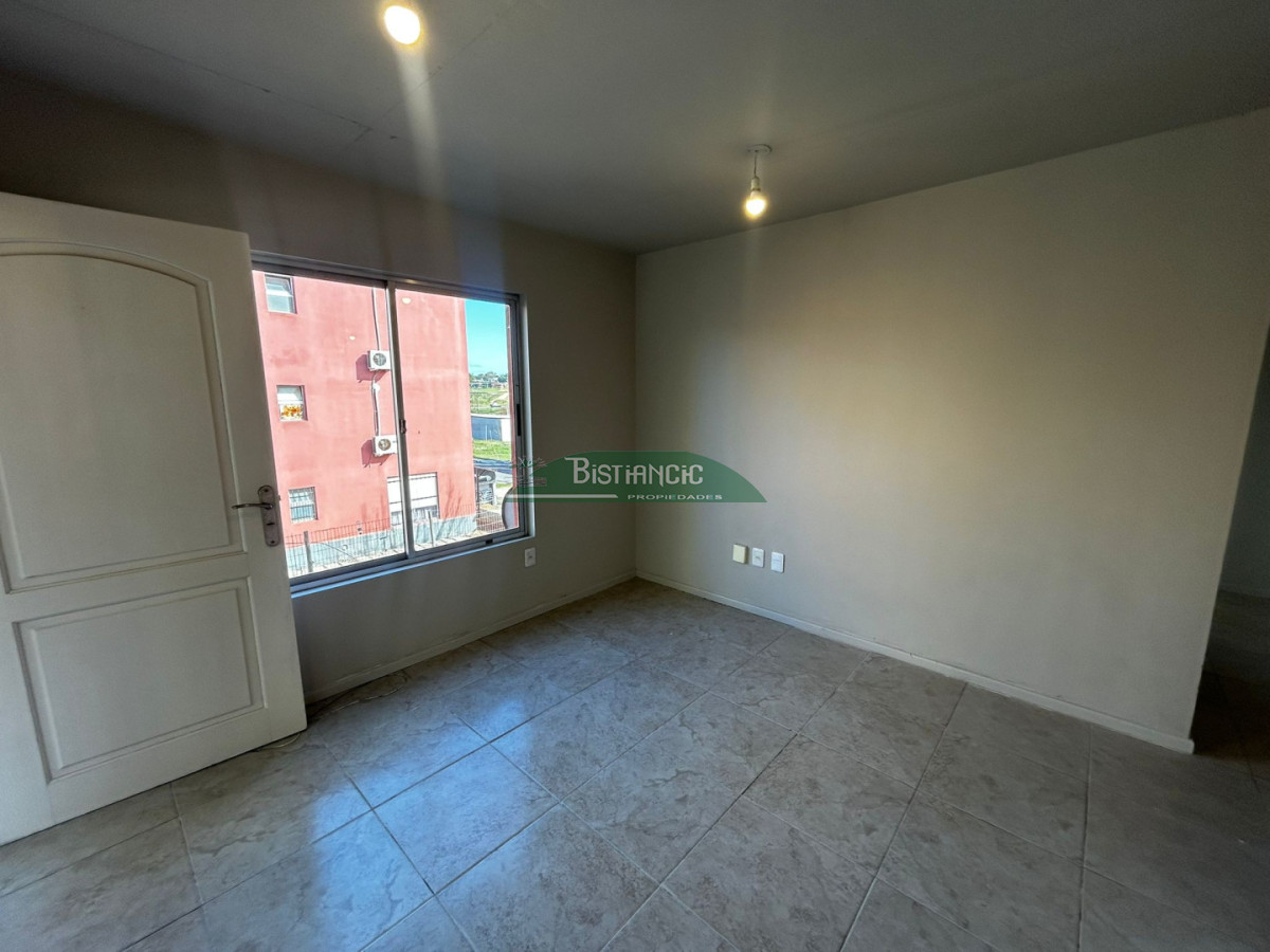 Apartamento ID.2331 - Alquiler anual en Urbanización San Jorge, 2 dormitorios, 1 baño. Con estacionamiento fijo. 