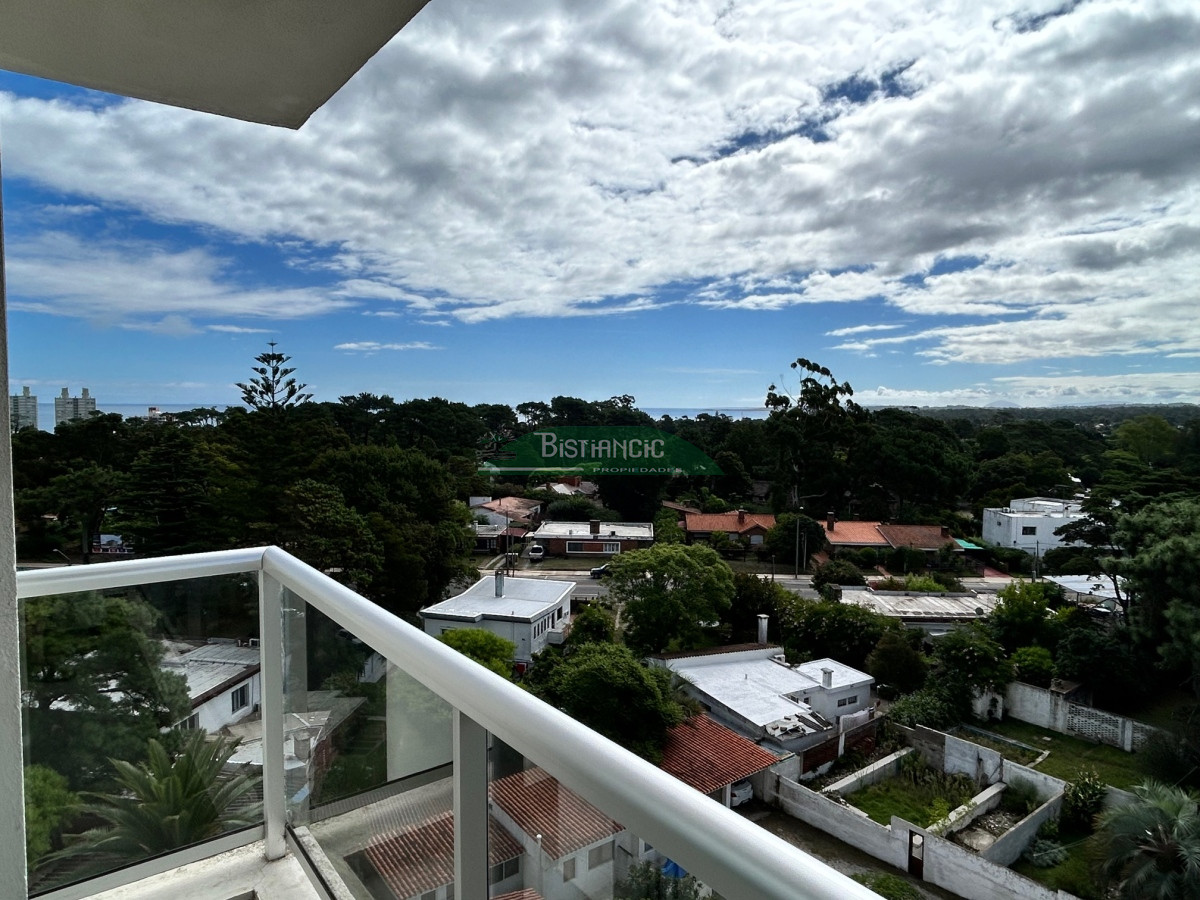 Apartamento ID.2887 - VENTA Apto 2 dorm 2 baños vista, calefacción, piscina, parrilleros, jacuzzi, garaje, y otros.