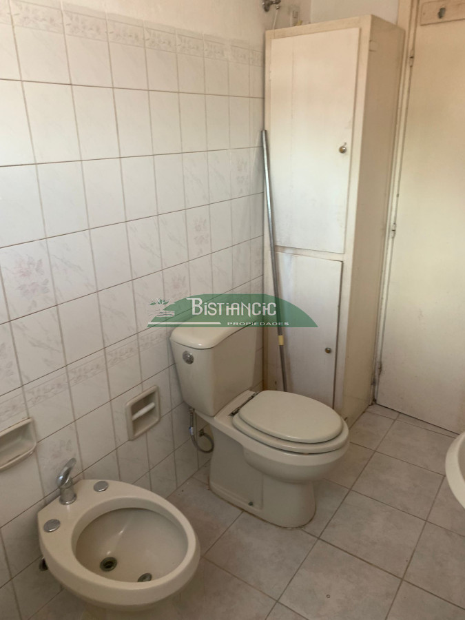Apartamento ID.2788 - Casita en alquiler anual 1 dorm, frente a plaza del vigia. 